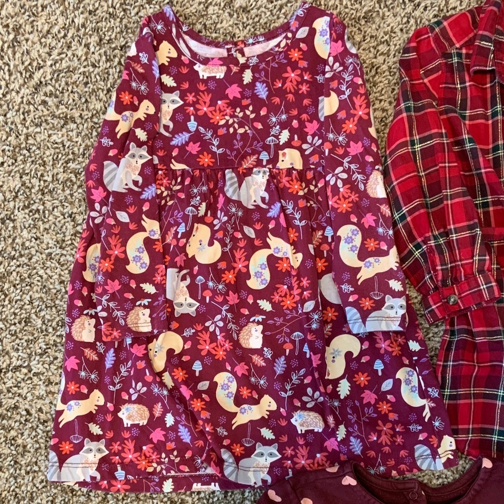 Set of Three Girls' Dresses in Red and Burgundy size T2 and 24months - Picture 3 of 5